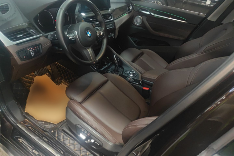 宝马X1 2021款 xDrive25Li 尊享型中控内饰19