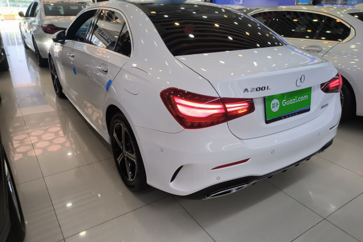 奔驰A级 2025款 A 200 L 时尚型车身外观4