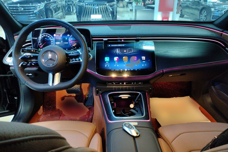 奔驰E级 2024款 改款 E 300 L 时尚运动型中控内饰12