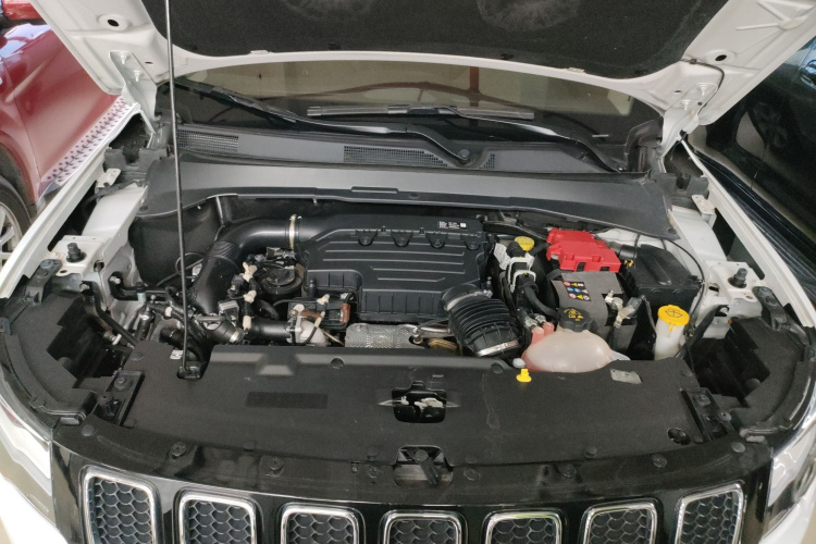 Jeep 指南者 2020款 220T 自动精英版局部细节24