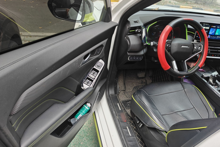 哈弗赤兔 2021款 激擎版 1.5T 黄金兔中控内饰20