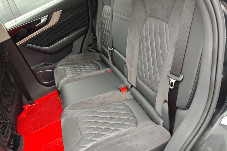 红旗HS5 2019款 2.0T 智联旗享版中控内饰7001