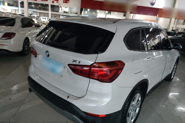 宝马X1 2016款 sDrive18Li 尊享型车身外观6005