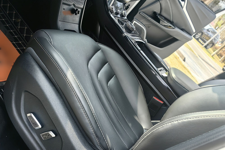 哪吒汽车 哪吒U 2021款 Pro 500 环球版中控内饰7003