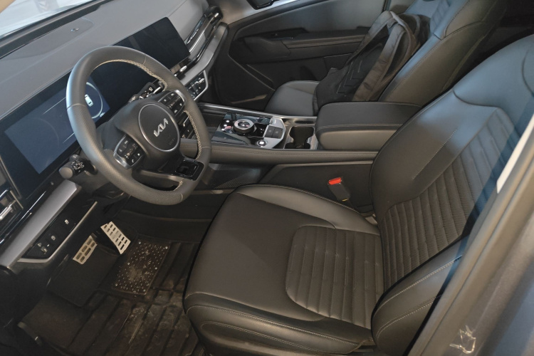 起亚 狮铂拓界 2023款 2.0T 两驱尊贵版局部细节19