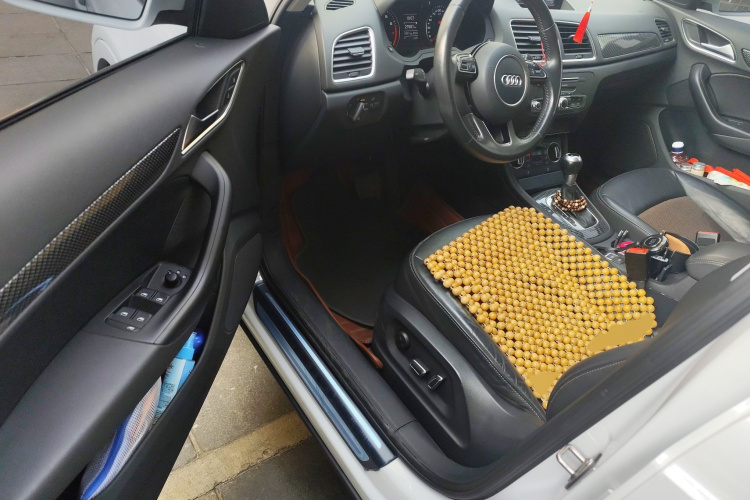 奥迪Q3 2018款 30周年年型 30 TFSI 时尚型中控内饰7003