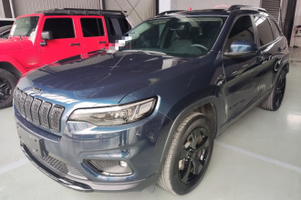 Jeep 自由光 2020款 2.0T 四驱夜鹰版