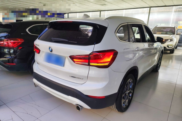 宝马X1 2020款 sDrive25Li 领先型车身外观7