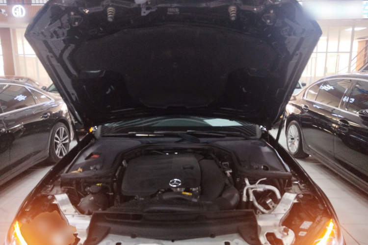 奔驰E级 2021款 改款 E 260 L机舱底盘24