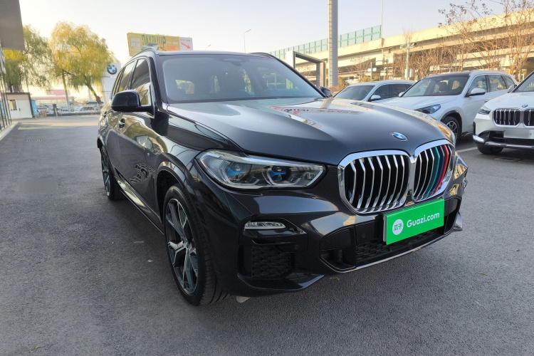 宝马X5(进口) 2021款 xDrive40i 尊享型 M运动套装车身外观6001