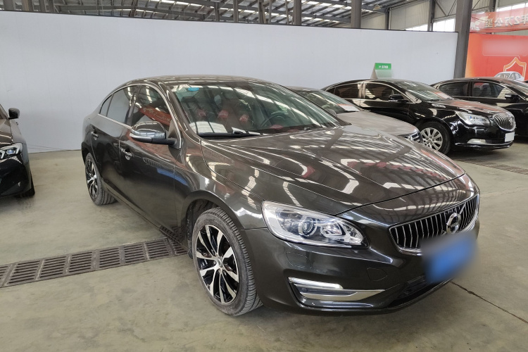 沃尔沃S60 2018款 S60L T3 智进进取版车身外观3