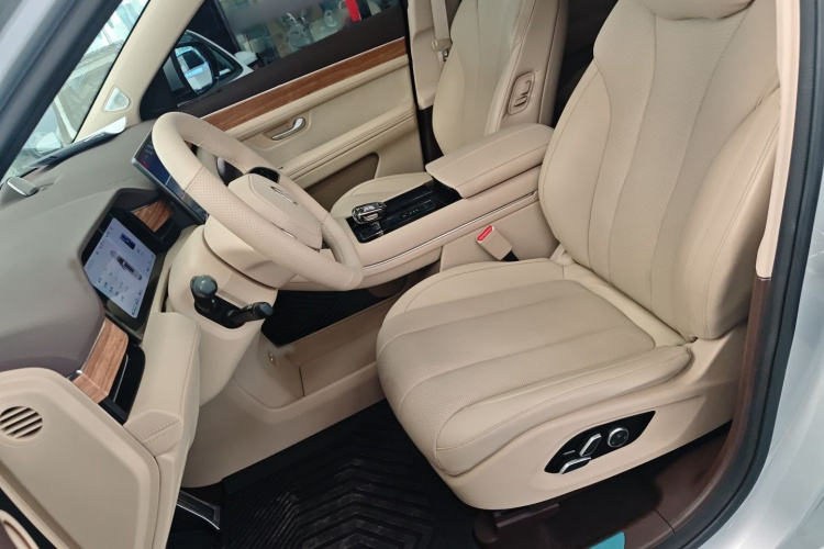 鸿蒙智行 问界M7 2024款 1.5T 后驱Plus版 6座局部细节19