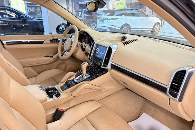 保时捷 2016款 Cayenne 3.0T中控内饰7002
