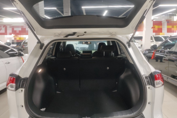 丰田 锋兰达 2024款 2.0L CVT精英plus版机舱底盘23