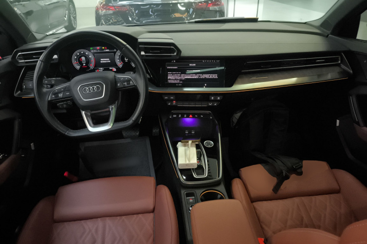 奥迪A3 2025款 A3L Limousine 35TFSI 飞驰尊享型 +豪华臻选包中控内饰12