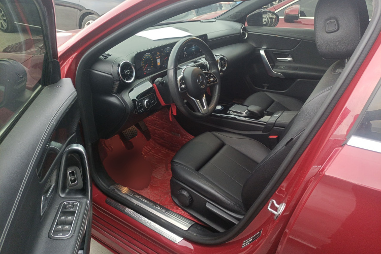 奔驰A级 2021款 A 200 L 运动轿车动感型中控内饰20