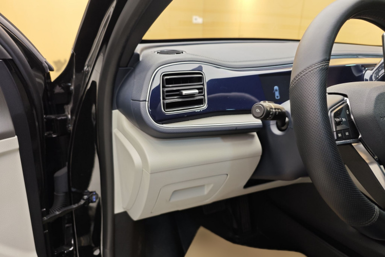 比亚迪 秦PLUS 2021款 DM-i 55KM 旗舰型中控内饰7010