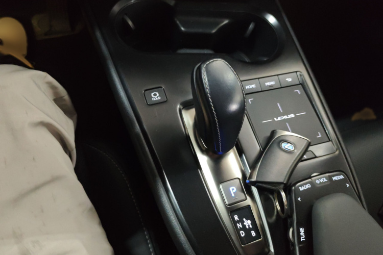 雷克萨斯UX新能源 2020款 300e 纯·悦版局部细节18