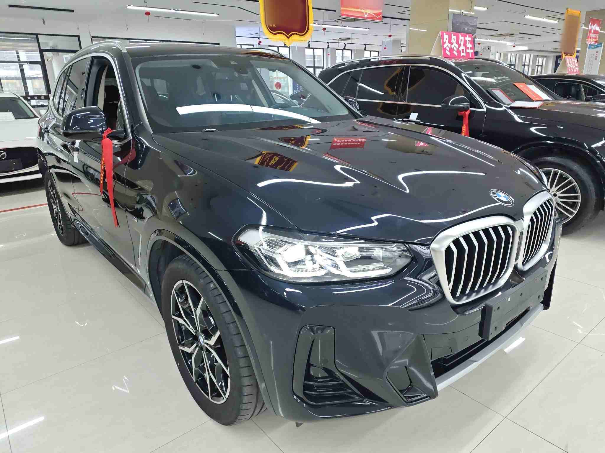 宝马X3右前45度外观展示