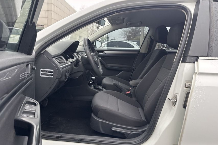 大众 宝来 2016款 1.6L 自动时尚型中控内饰7005