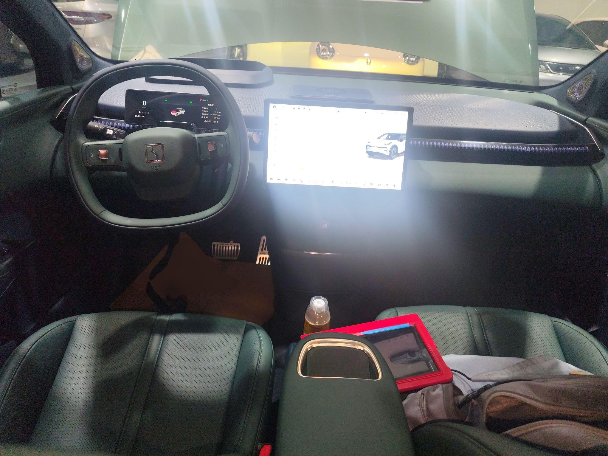 极氪X 2023款 后驱ME版 5座