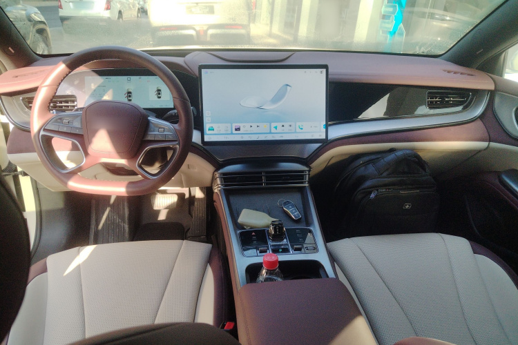 比亚迪 海豹07 DM-i 2025款 智驾版 DM-i 1.5L 125km 尊贵型中控内饰12