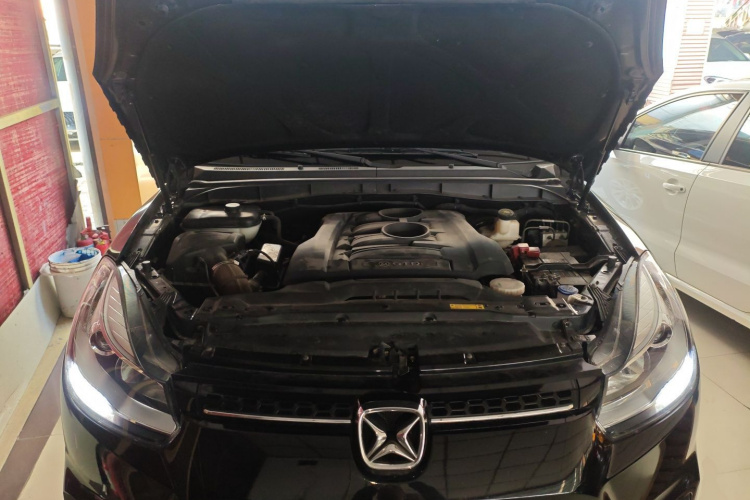 江铃 驭胜S350 2016款 2.0T 自动两驱汽油超豪华版7座局部细节24