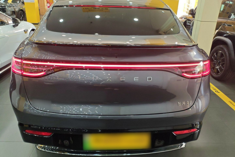 鸿蒙智行 智界R7 2025款 增程 251km Max车身外观6