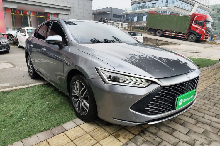 比亚迪 秦PLUS 2021款 DM-i 55KM 旗舰型车身外观3