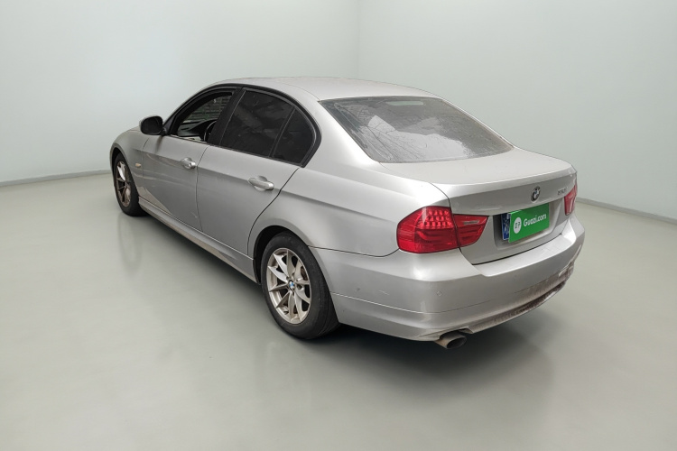 宝马3系 2011款 318i 领先型车身外观5