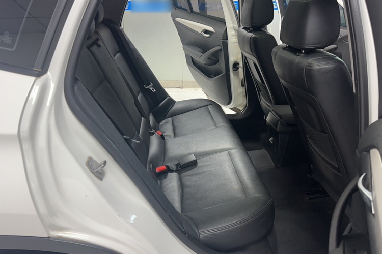 宝马X1 2014款 sDrive18i 时尚型中控内饰7001