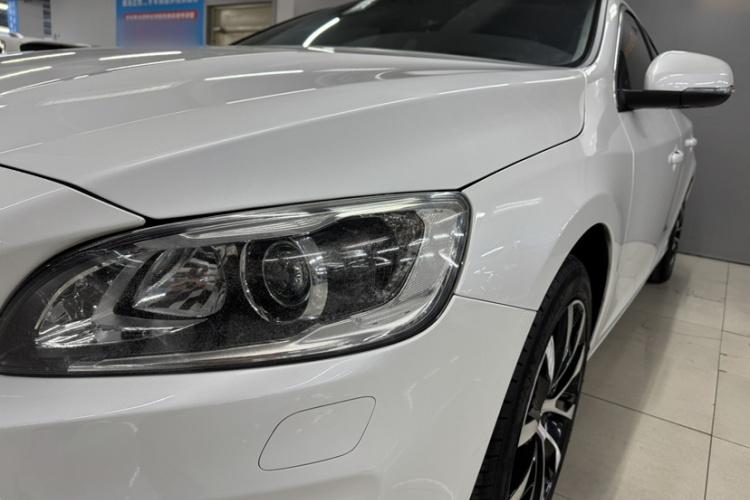 沃尔沃S60 2019款 S60L 改款 T5 智进进阶版车身外观6009