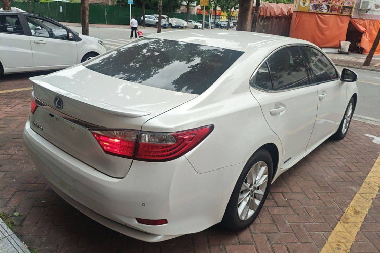 雷克萨斯ES 2013款 300h 精英版车身外观6005