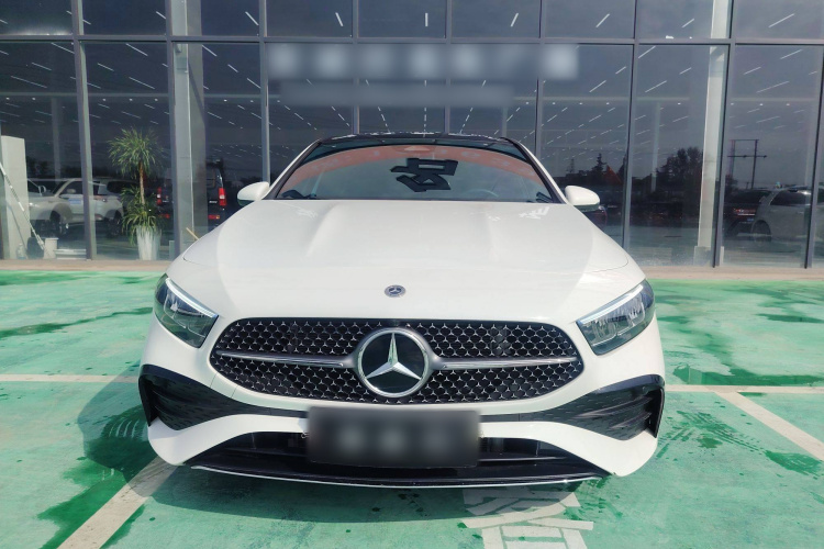 奔驰A级 2023款 A 180 L车身外观6001