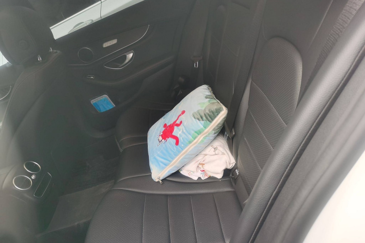 奔驰C级 2019款 改款 C 260 L 运动版中控内饰7004