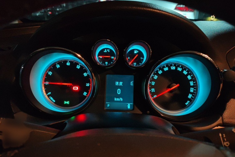 别克 君威 2012款 2.0L 舒适版局部细节14