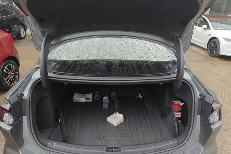 福特 蒙迪欧 2022款 EcoBoost 245 至尊型机舱底盘23