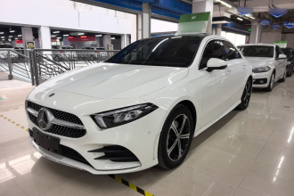 奔驰A级 2022款 改款三 A 200 L 运动轿车时尚型