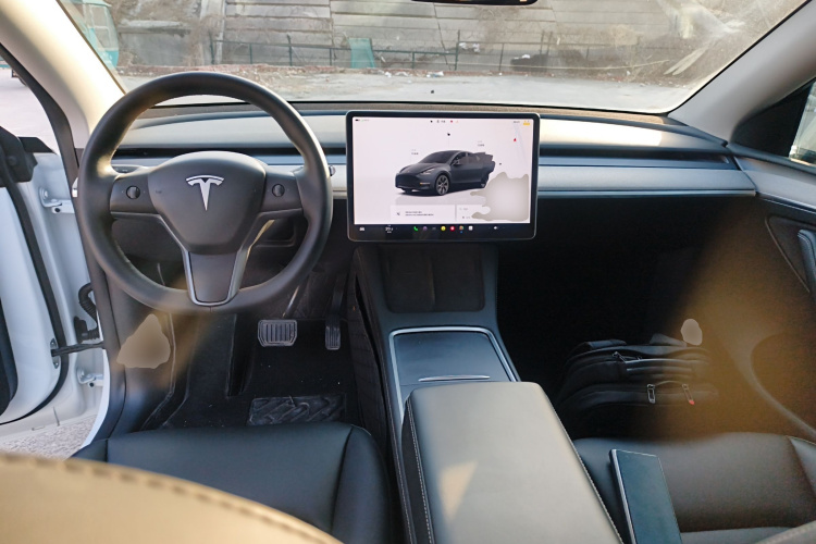 特斯拉 Model Y 2023款 长续航全轮驱动版中控内饰12