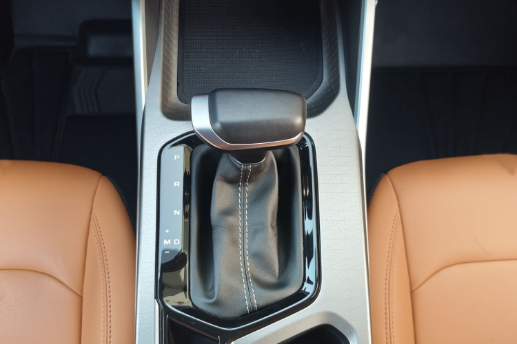 吉利汽车 帝豪 2025款 第4代 1.5L CVT旗舰型局部细节18