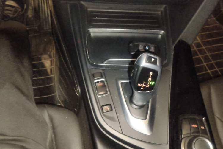 宝马3系 2017款 320Li 时尚型局部细节18