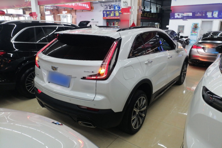 凯迪拉克XT4 2018款 28T 四驱领先运动型车身外观7