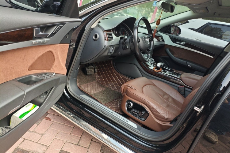 奥迪A8 2016款 A8L 45 TFSI quattro舒适型中控内饰7003