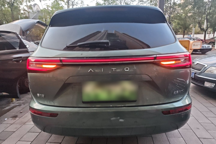 鸿蒙智行 问界M7 2024款 1.5T 后驱Plus版 6座车身外观6