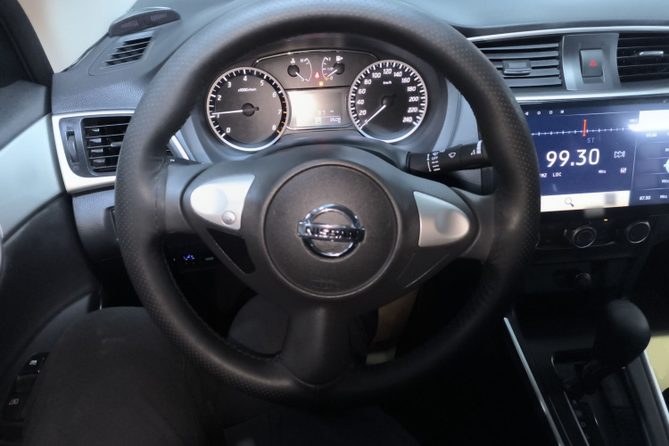 日产 轩逸 2024款 改款二 经典 1.6XE CVT舒适版中控内饰13