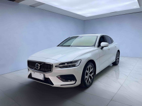 沃尔沃S60 2025款 B4 智逸豪华版