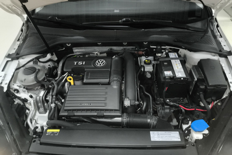 大众 高尔夫 2018款 230TSI 手动舒适型机舱底盘24