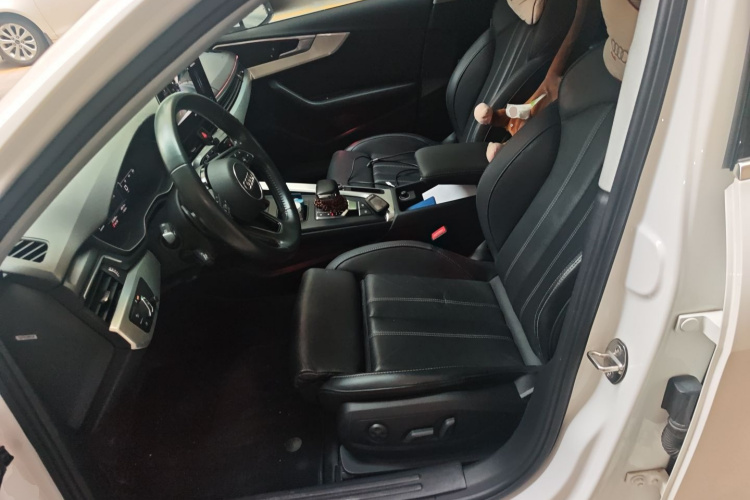 奥迪A4L 2020款 40 TFSI 时尚动感型中控内饰19