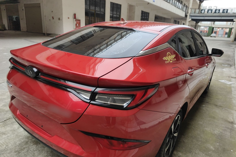 思皓A5 2021款 1.5T CVT尊贵智联型车身外观7