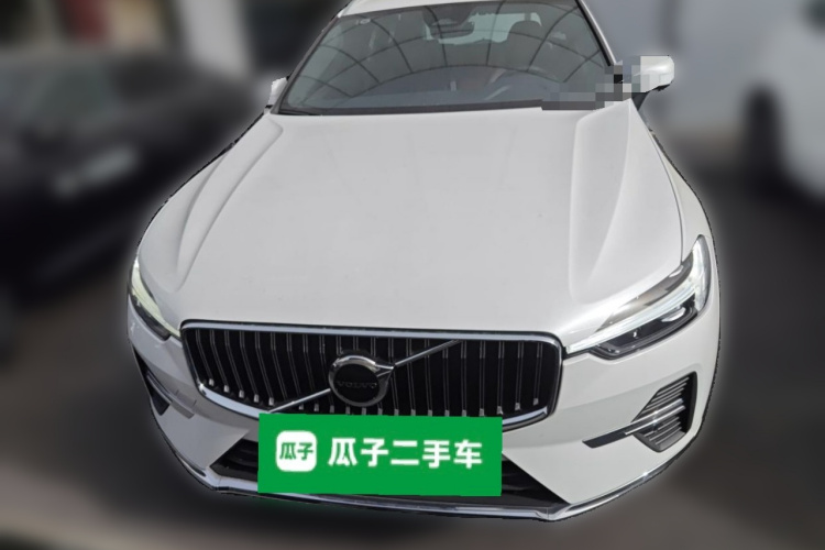 沃尔沃XC60 2025款 B5 四驱智远豪华版车身外观2